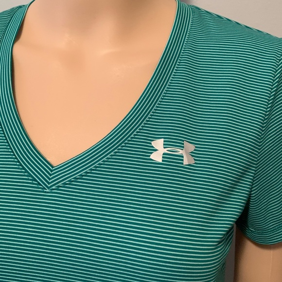 NWOT Under Armour Women's Tech V-Neck Short Sleeve - Picture 2 of 4
